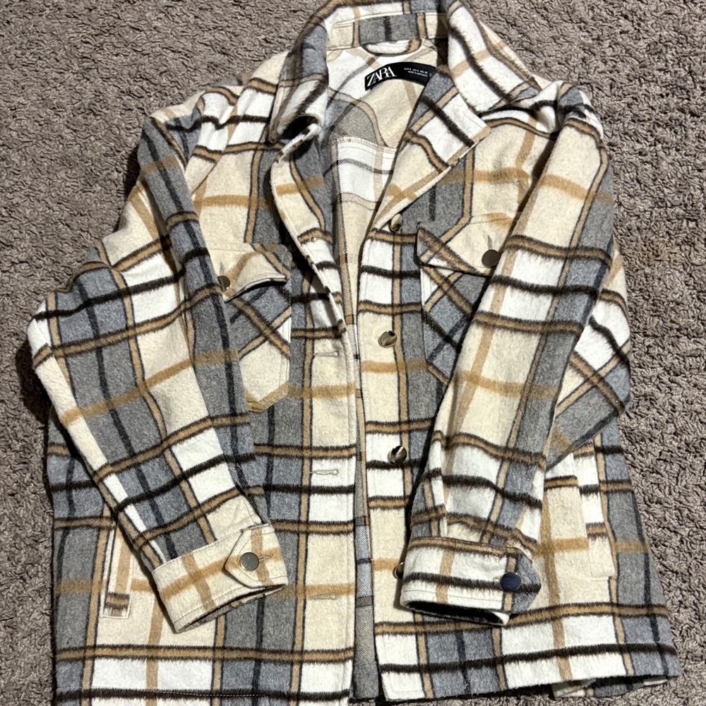 Zara women’s Plaid Pea Coat in Cream and Gray